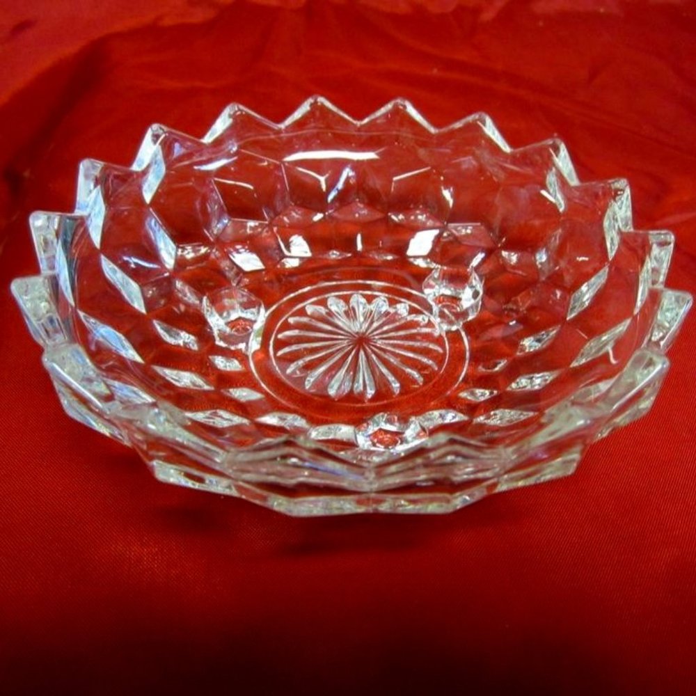VTG 60'S 3 FOOTED CRYSTAL CANDY/TRINKET DISH, OPTIC BOX, SAWTOOTH EDGE